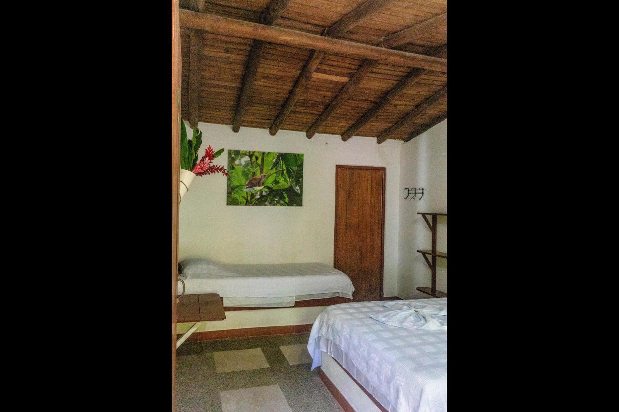 Hotel Los Robles Capurganá Pokoj fotografie